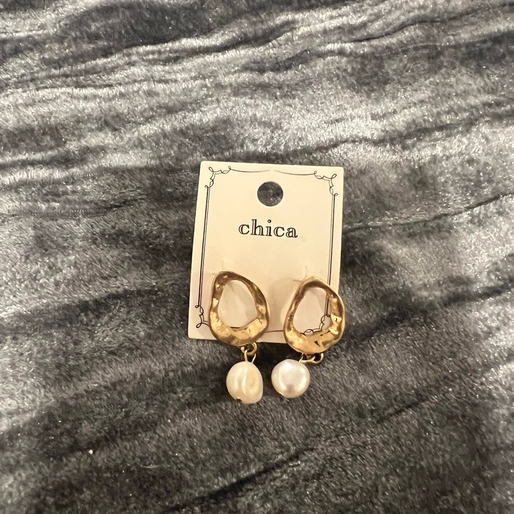 Chic Gold-Tone Earrings with Pearl Accents